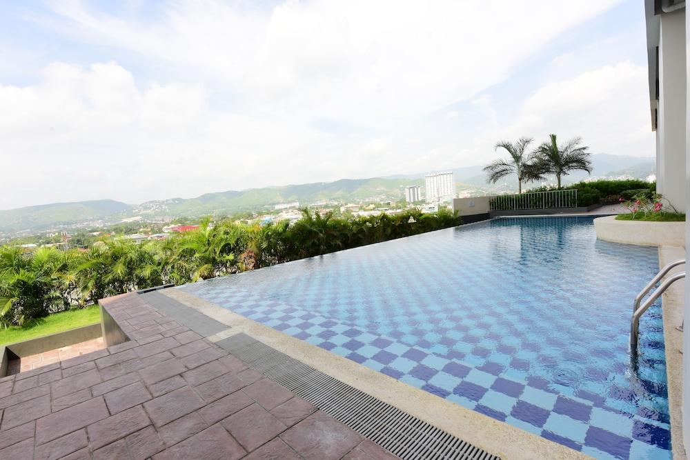 Eon Centennial Soho Hotel Cebu Exterior foto