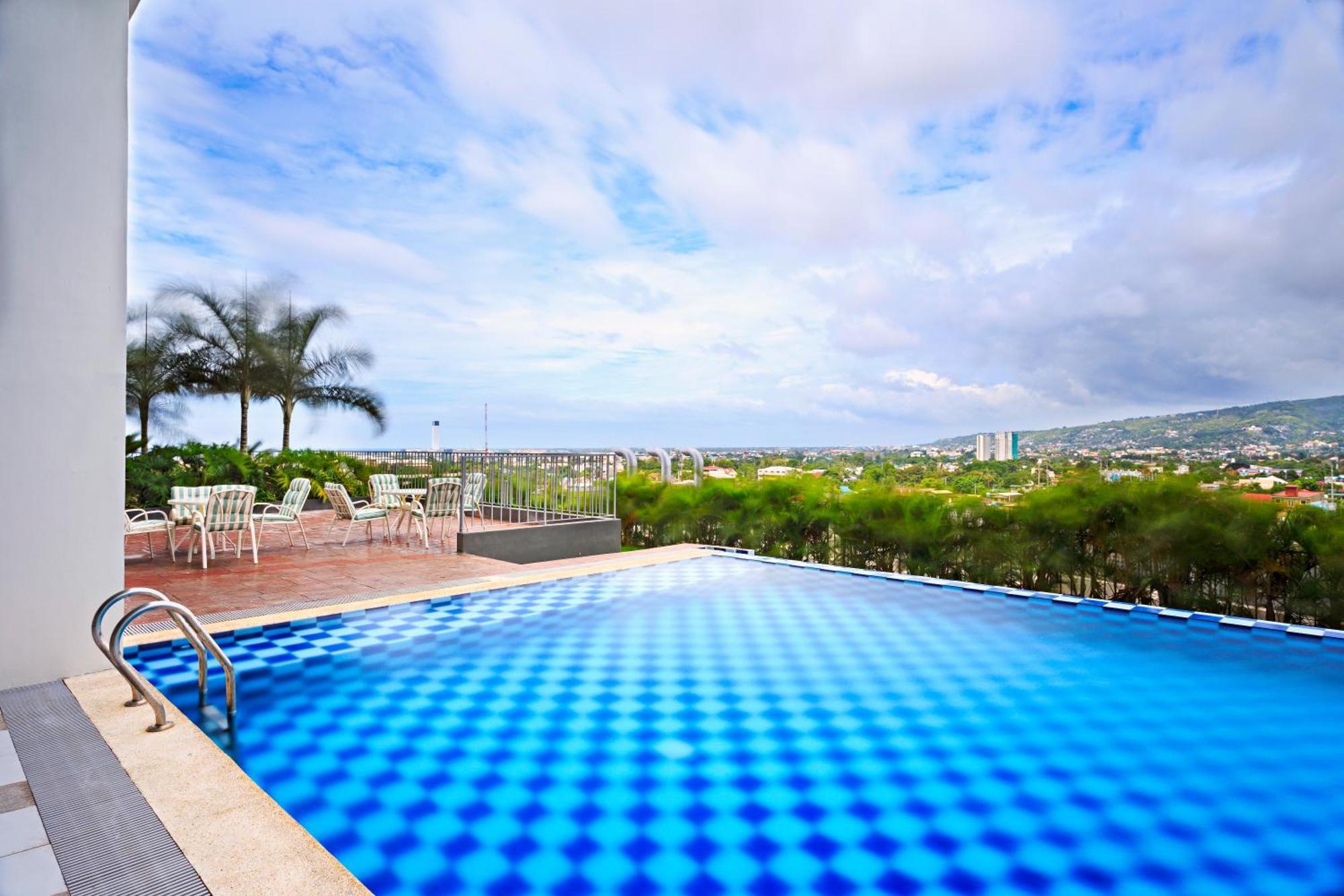 Eon Centennial Soho Hotel Cebu Exterior foto